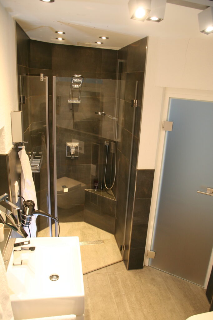Bodengleiche Dusche im 2. Obergeschoss