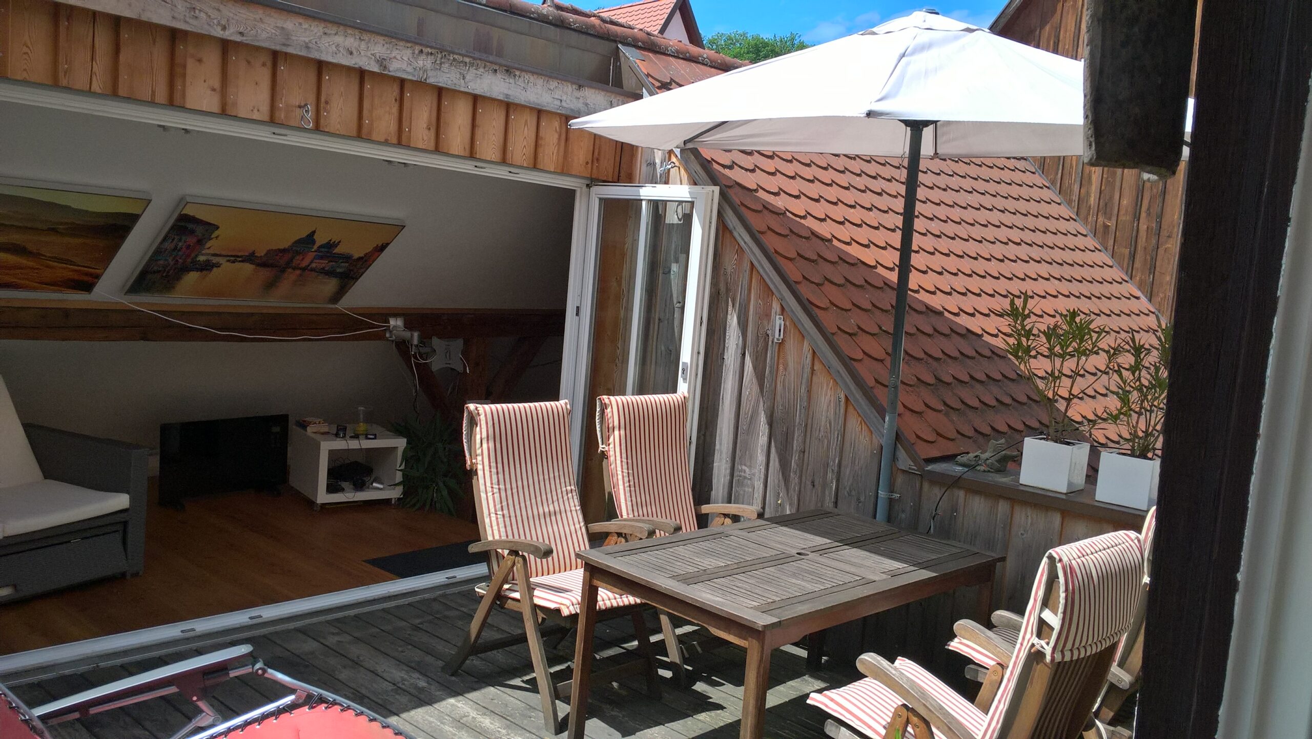 Weiterer Blick auf die Dachterrasse des Altstadthauses